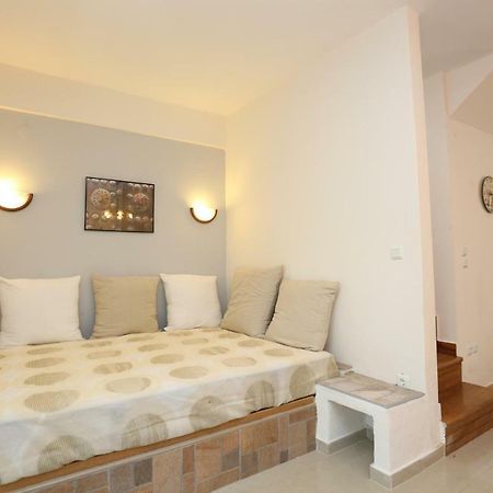 Villa Argo 3 - Beachfront, Big Gardens, Location! Pefkochori Exteriör bild