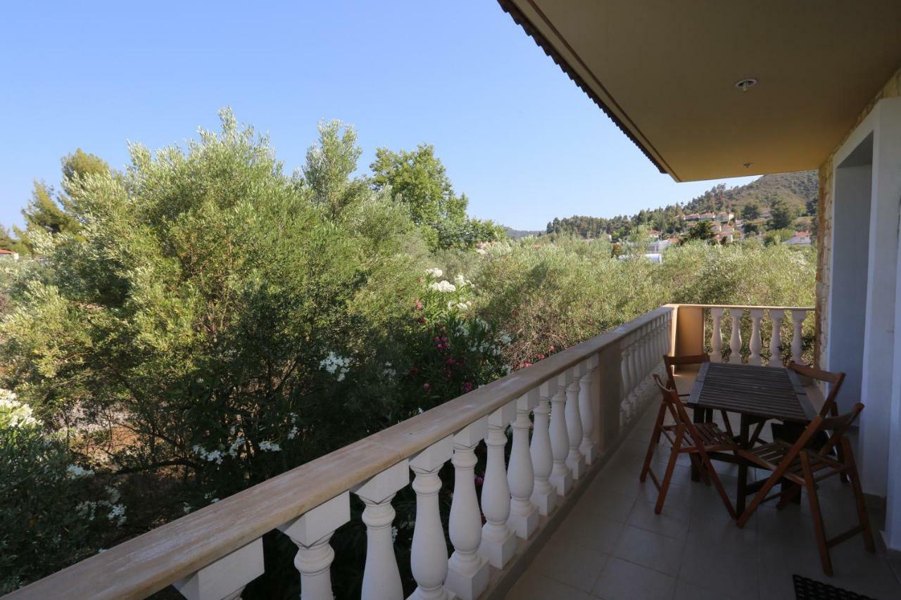Villa Argo 3 - Beachfront, Big Gardens, Location! Pefkochori Exteriör bild